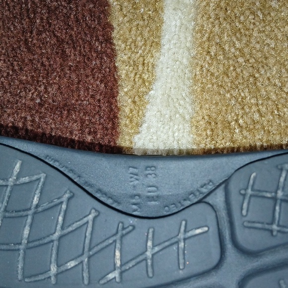 Women's OOFOS leopard print slides size 38 - Picture 8 of 8